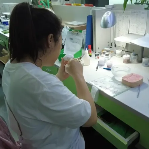 High-Quality Crowns, Veneers, and Prosthetics